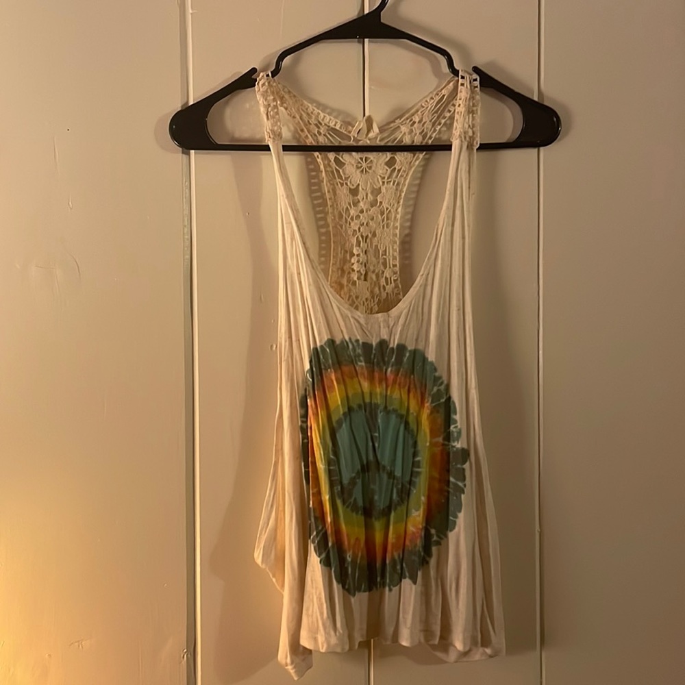 Cute peace sign tank crop top with lace detail